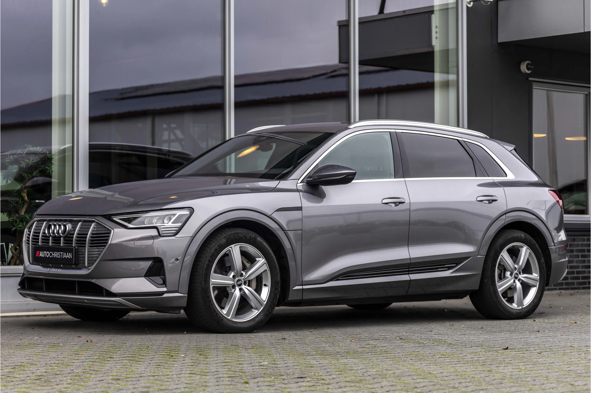 Hoofdafbeelding Audi e-tron