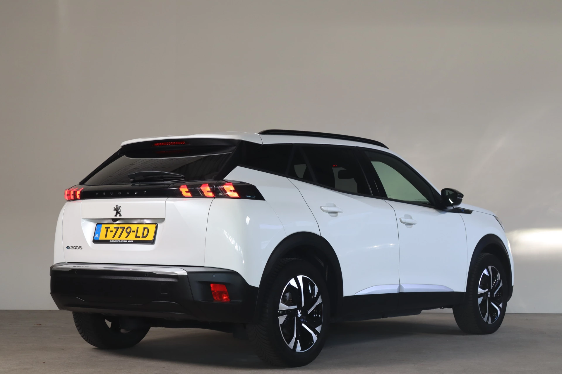Hoofdafbeelding Peugeot e-2008
