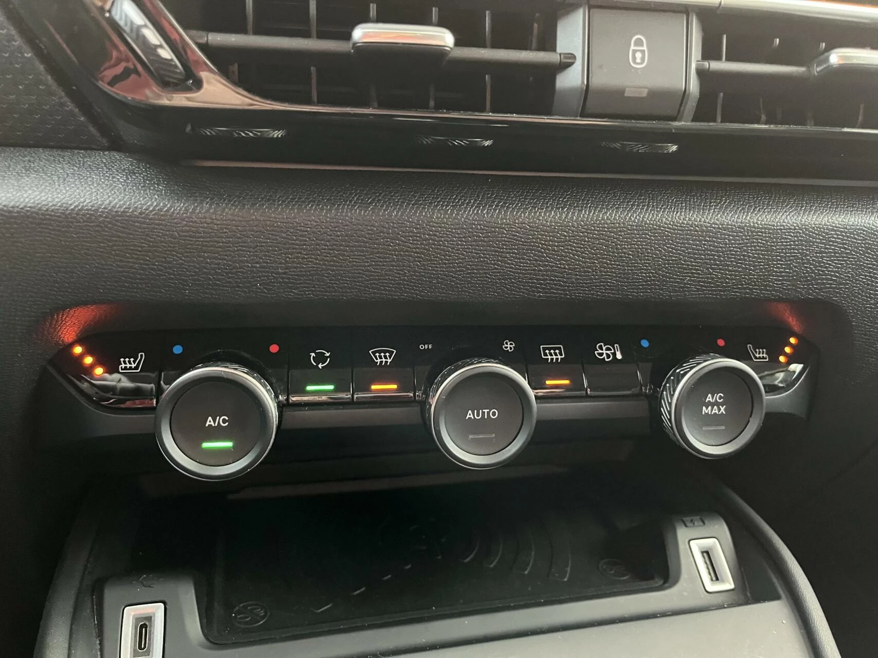 Hoofdafbeelding Citroën ë-C4