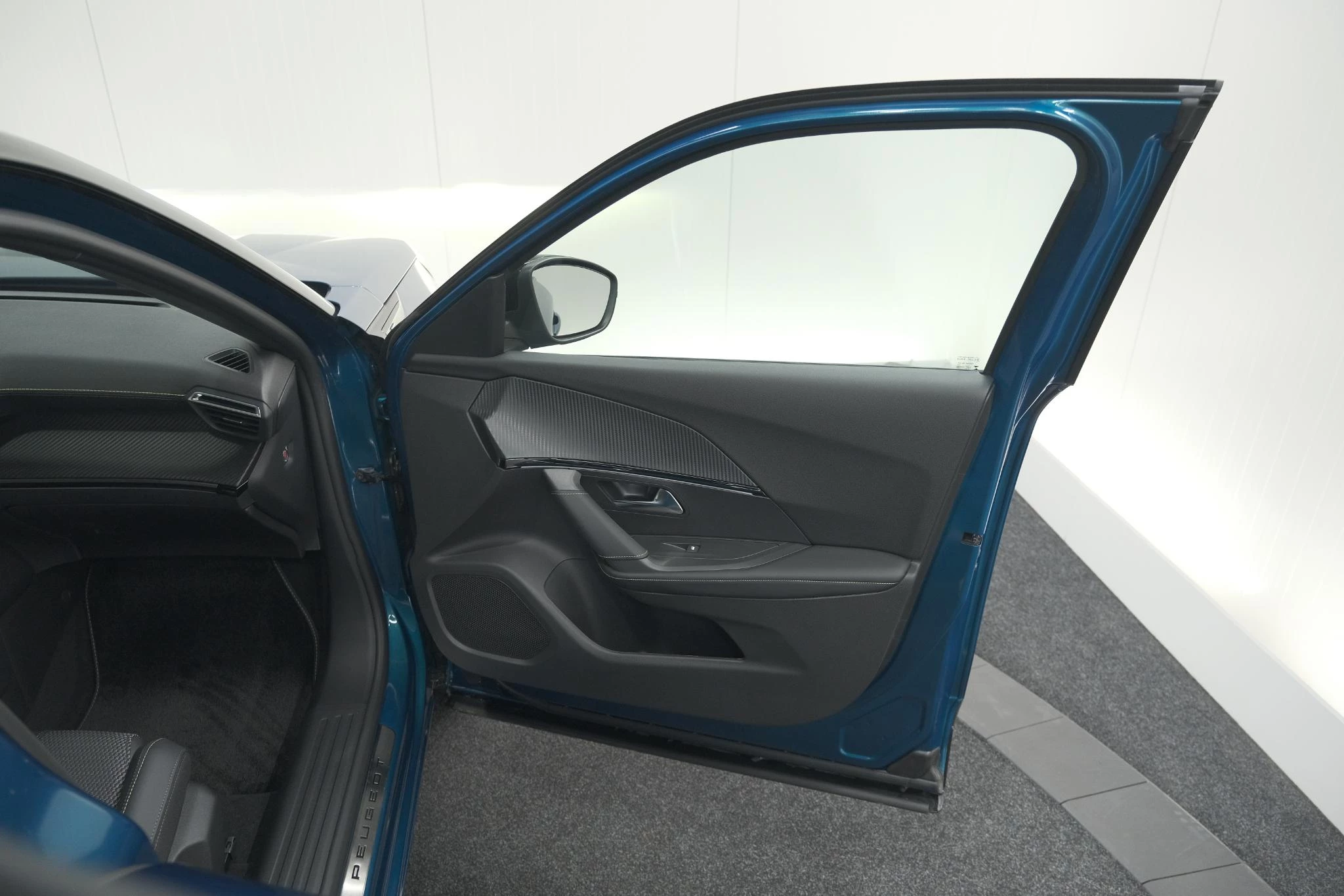 Hoofdafbeelding Peugeot e-2008