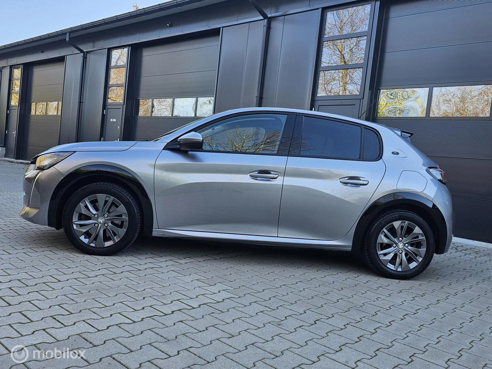 Hoofdafbeelding Peugeot e-208