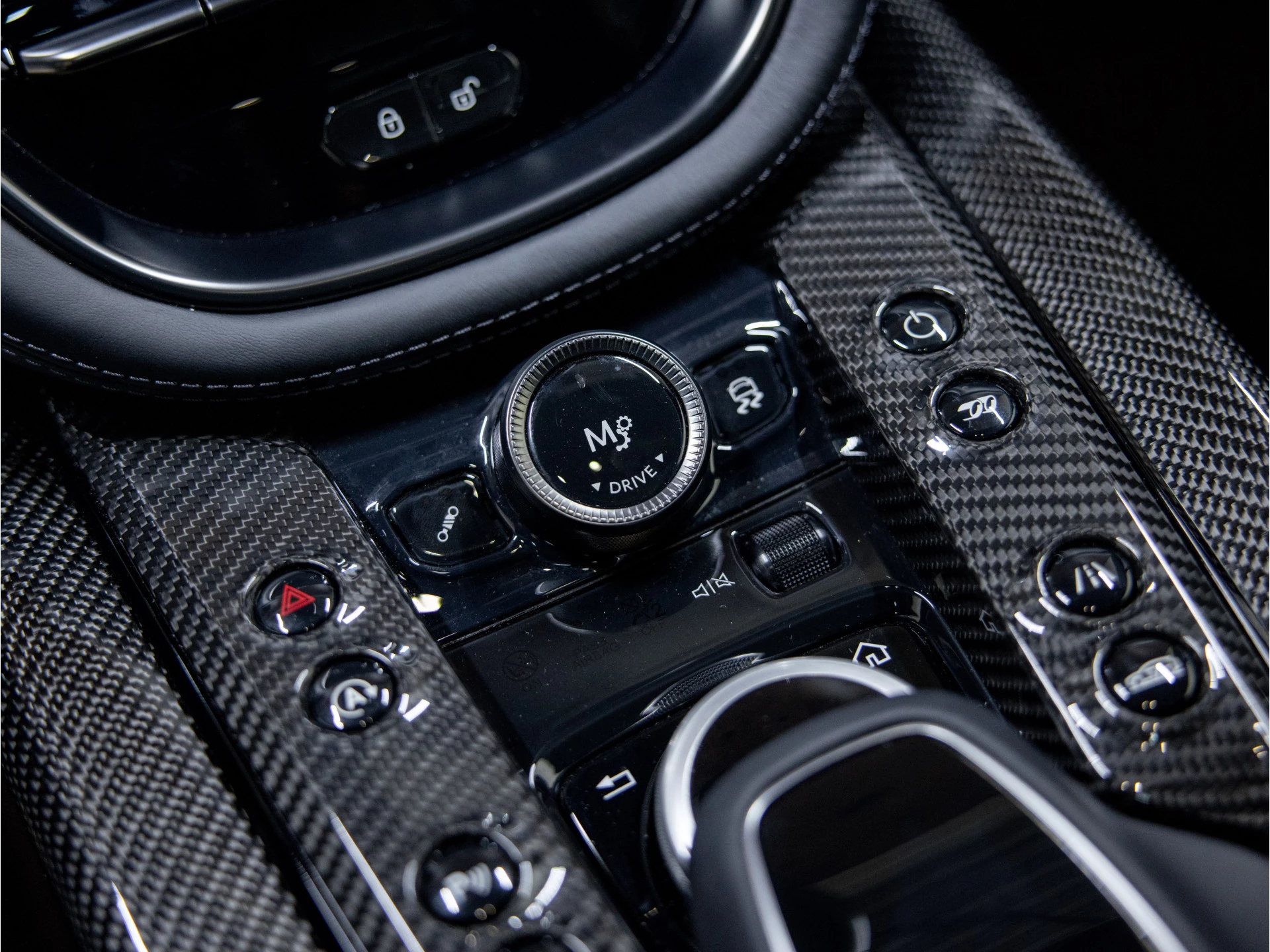 Hoofdafbeelding Aston Martin DBX