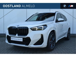 BMW X1 xDrive25e M Sport Automaat / Panoramadak / Sportstoelen / Achteruitrijcamera / M Adaptief onderstel / Adaptieve LED / Comfort Access