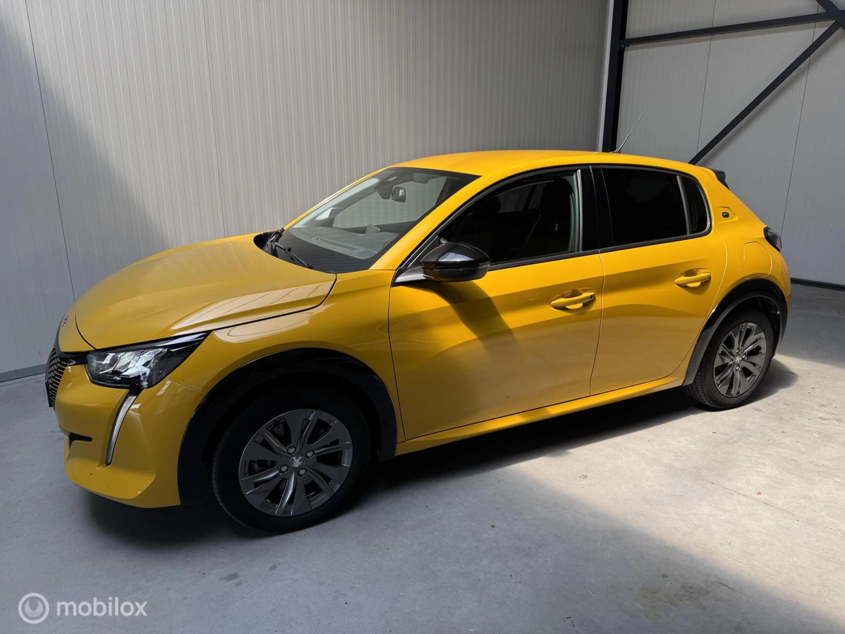 Hoofdafbeelding Peugeot e-208