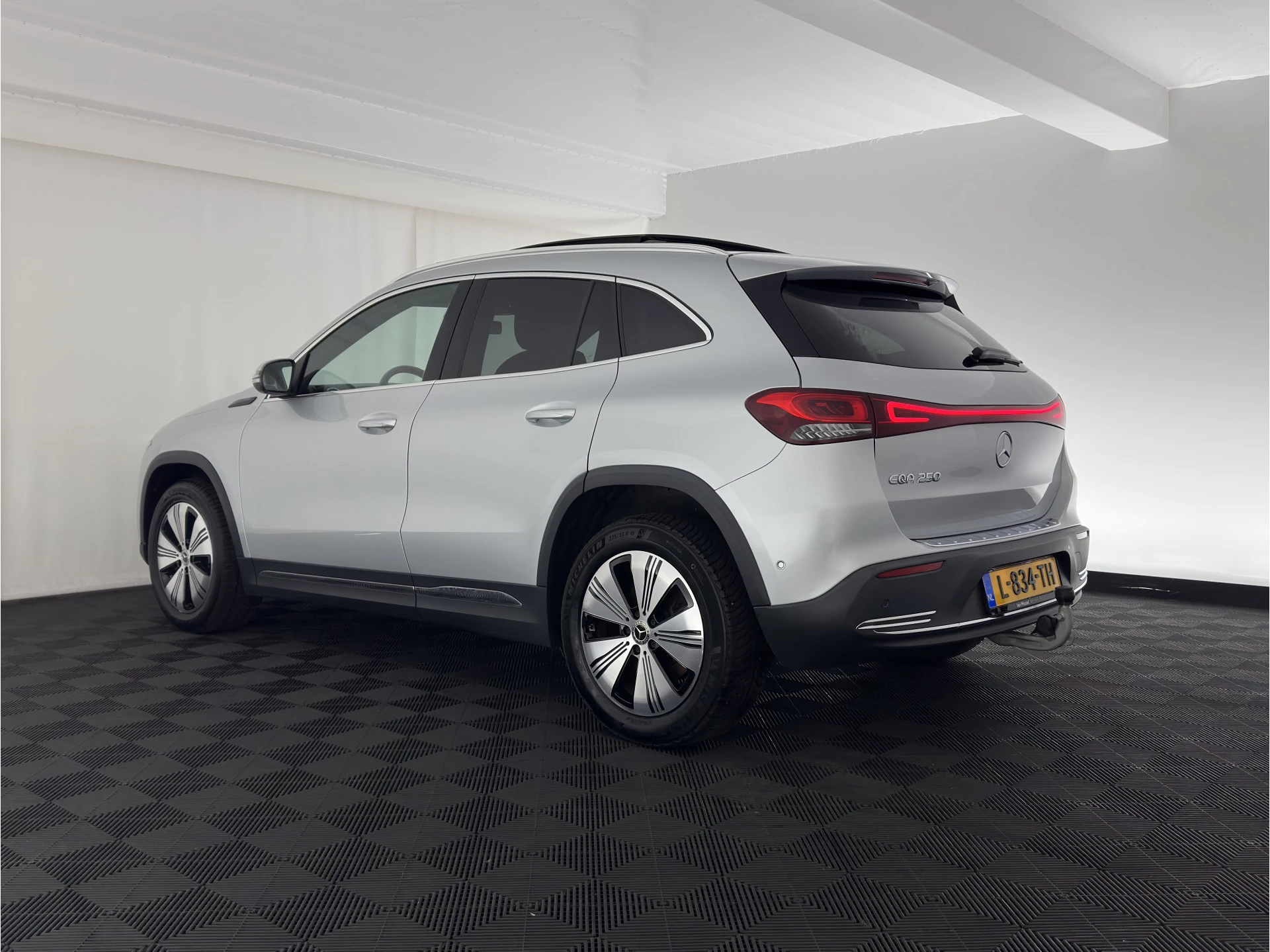 Hoofdafbeelding Mercedes-Benz EQA