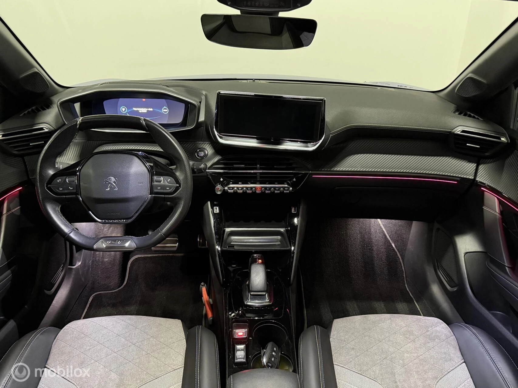 Hoofdafbeelding Peugeot e-208