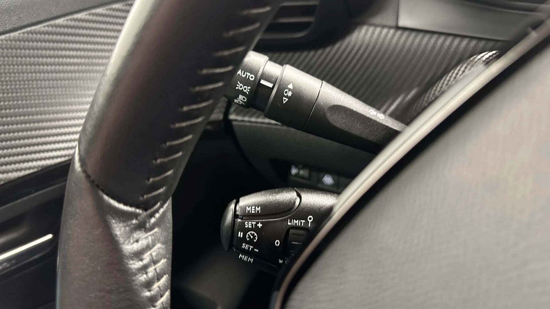 Hoofdafbeelding Peugeot e-208