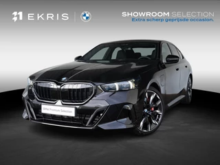 BMW 5 Serie 550e xDrive | M Sportpakket Pro | Innovation Pack | Individual Ruby Black | Bowers & Wilkins |  Stuurwielrand verwarmd | Comfort Access | Panoramadak | Stoelventilatie | Trekhaak
