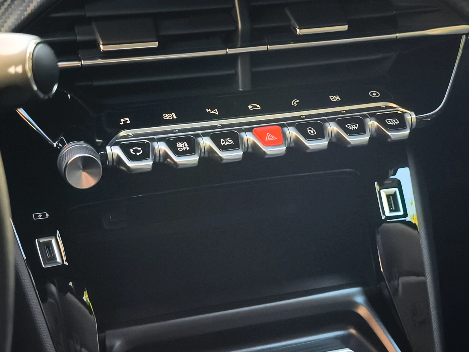 Hoofdafbeelding Peugeot e-208