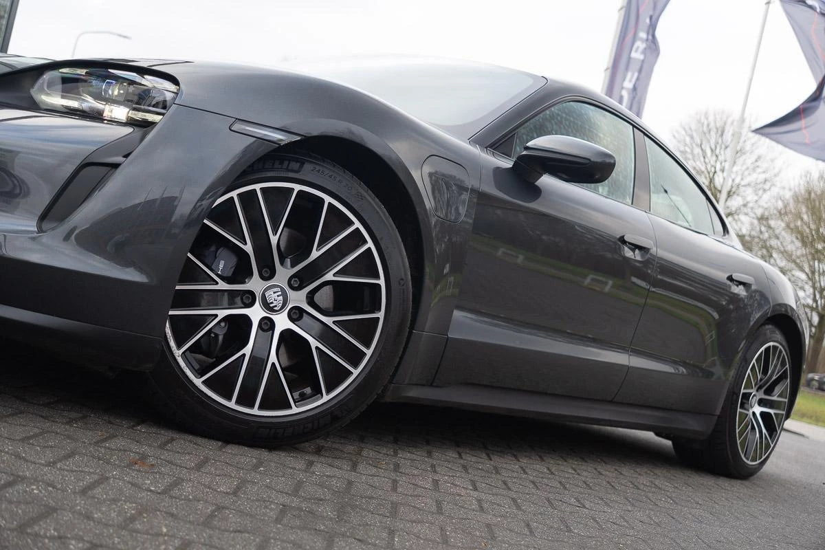 Hoofdafbeelding Porsche Taycan