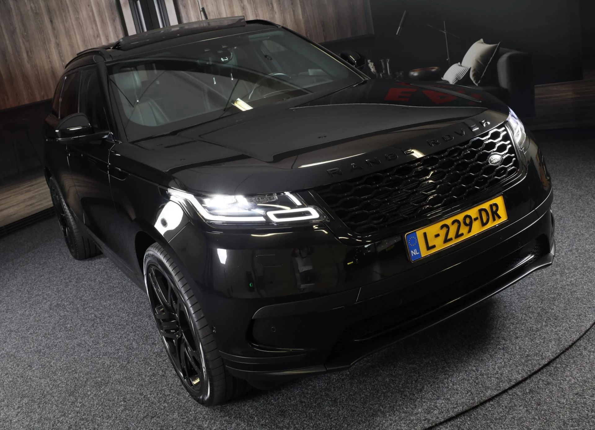 Hoofdafbeelding Land Rover Range Rover Velar
