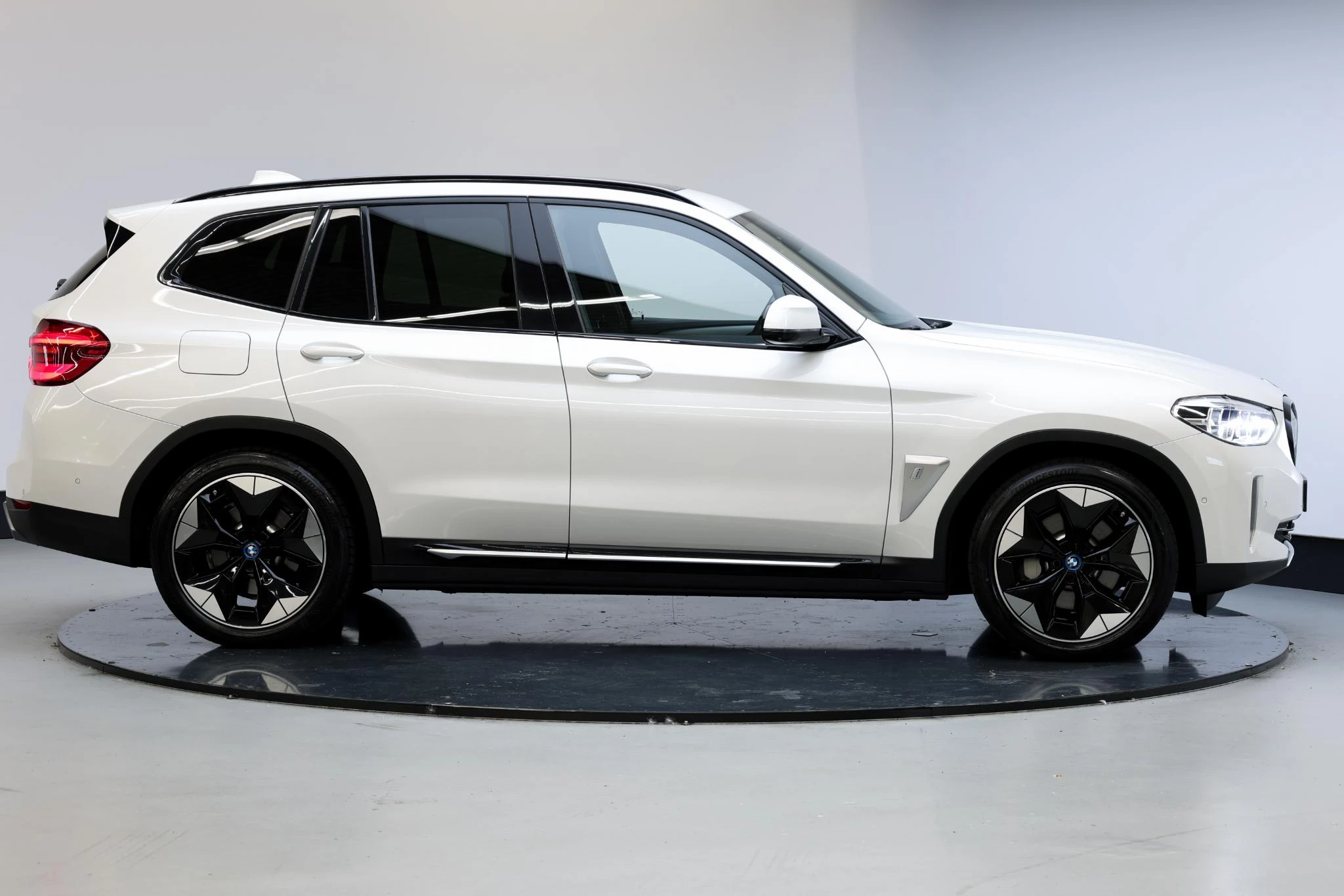 Hoofdafbeelding BMW iX3