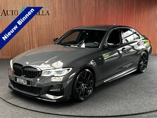 Hoofdafbeelding BMW 3 Serie BMW 3 Serie 320i M-sport Head Up Leer Navi PDC Virtual 20'' LM velgen Climate voor en achter Matrix
