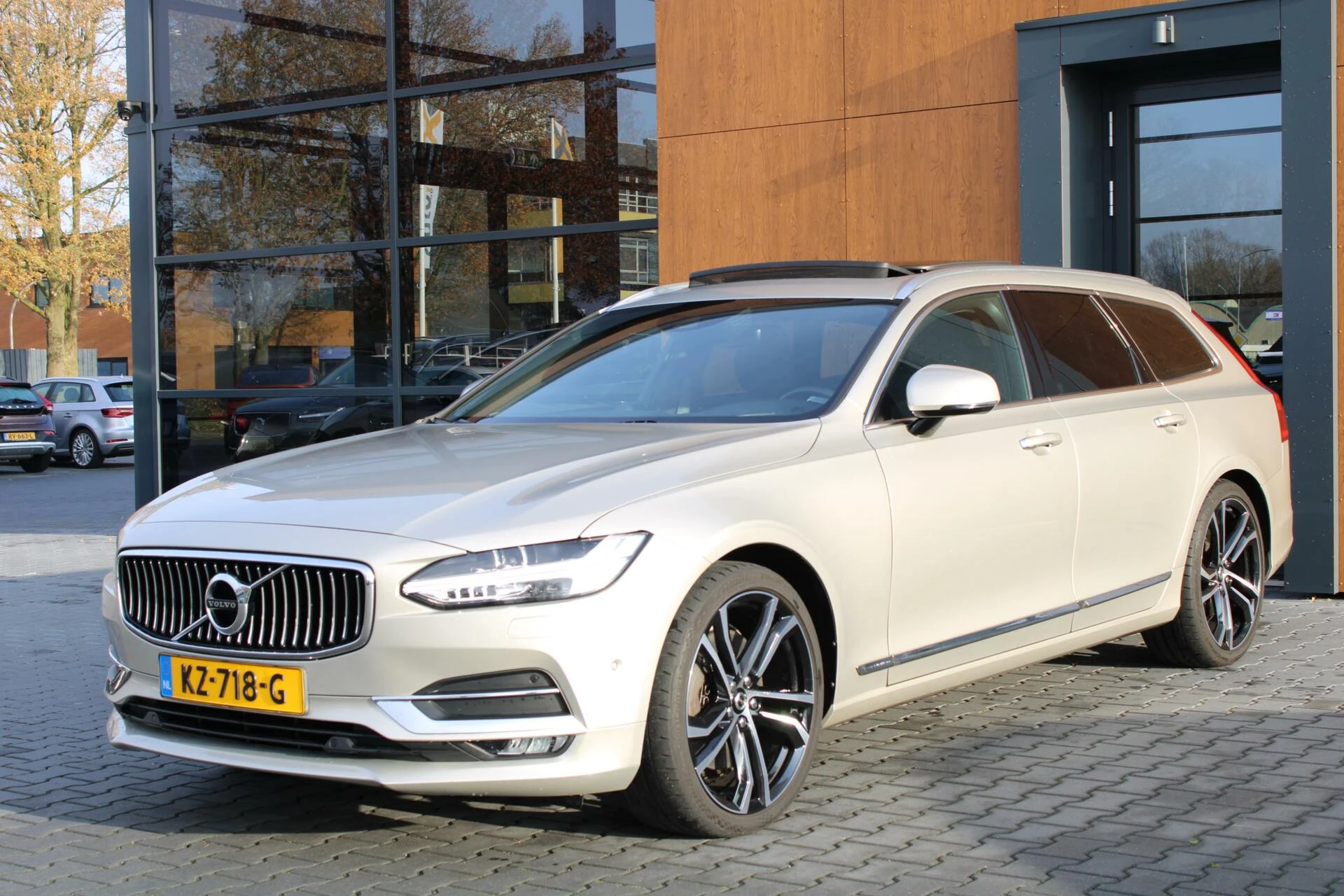 Hoofdafbeelding Volvo V90