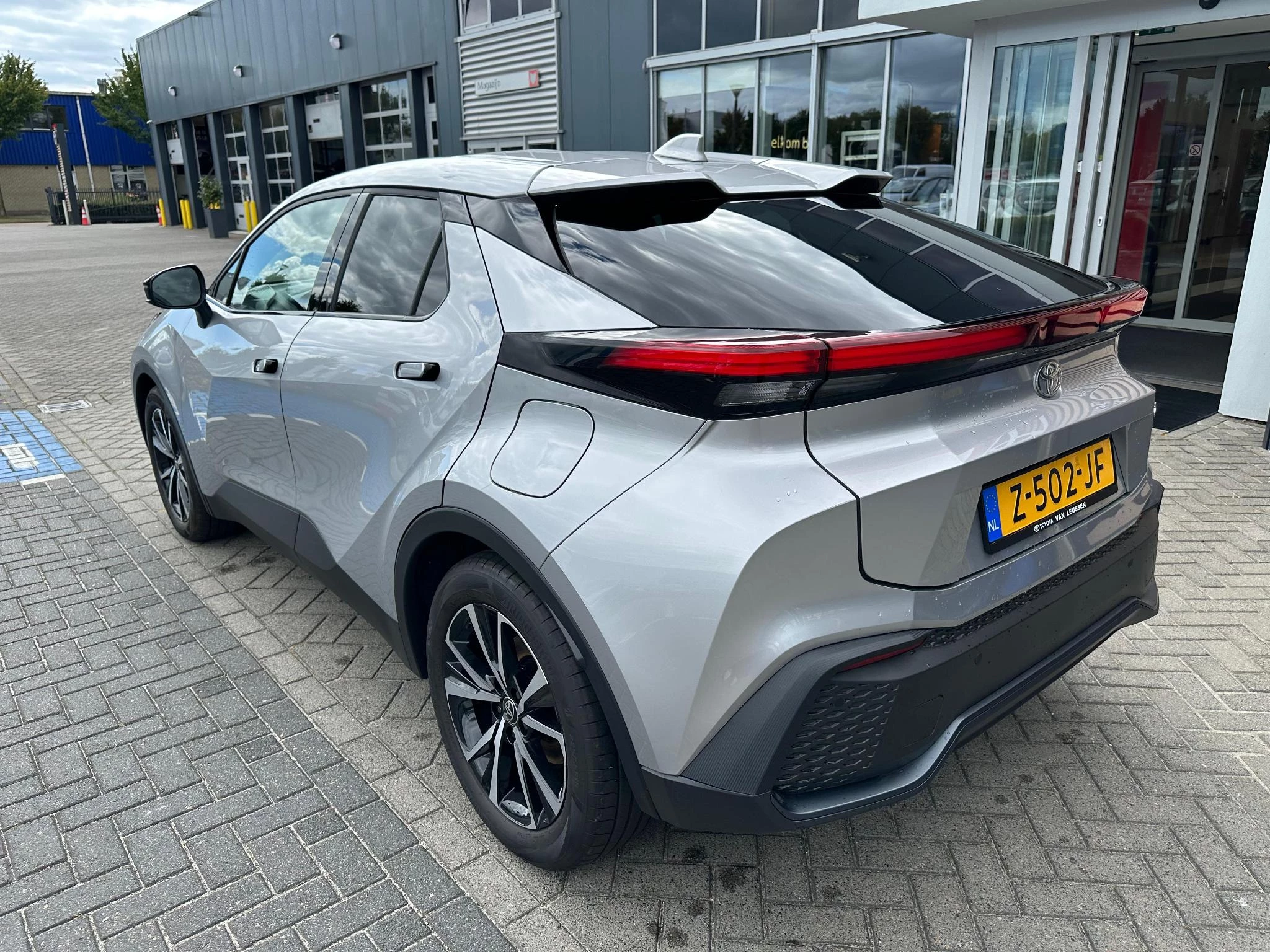 Hoofdafbeelding Toyota C-HR