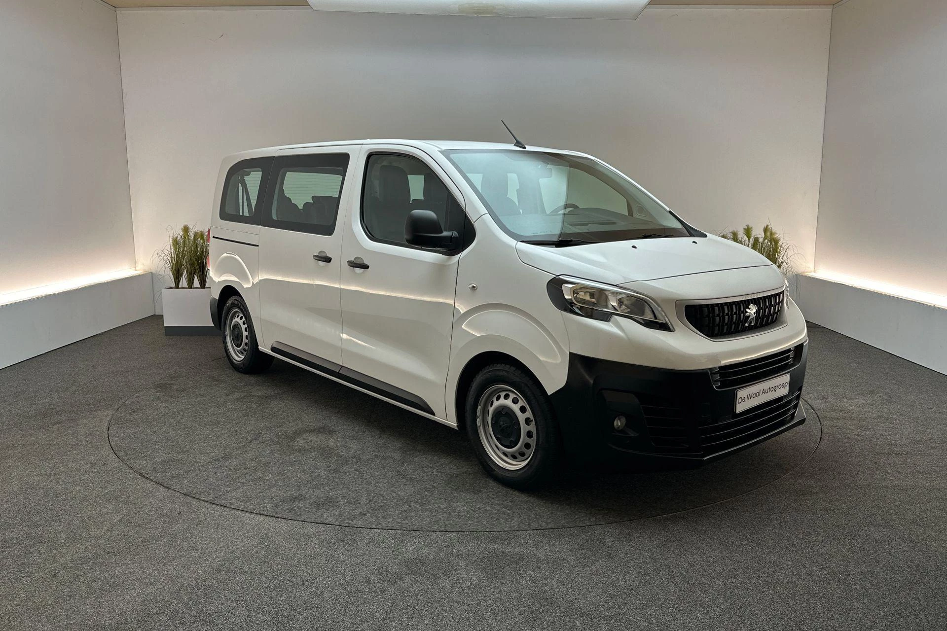 Hoofdafbeelding Peugeot Traveller