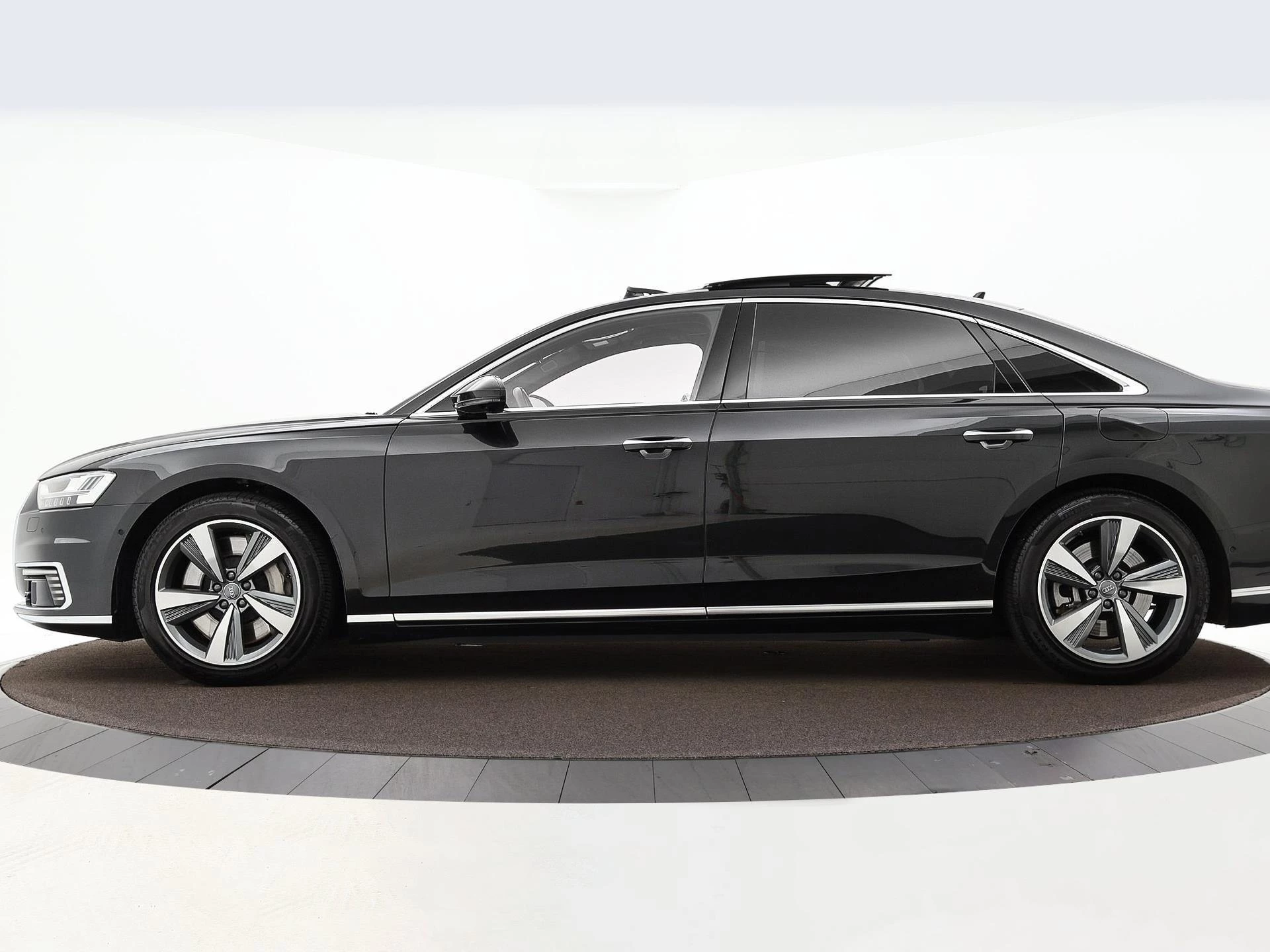 Hoofdafbeelding Audi A8