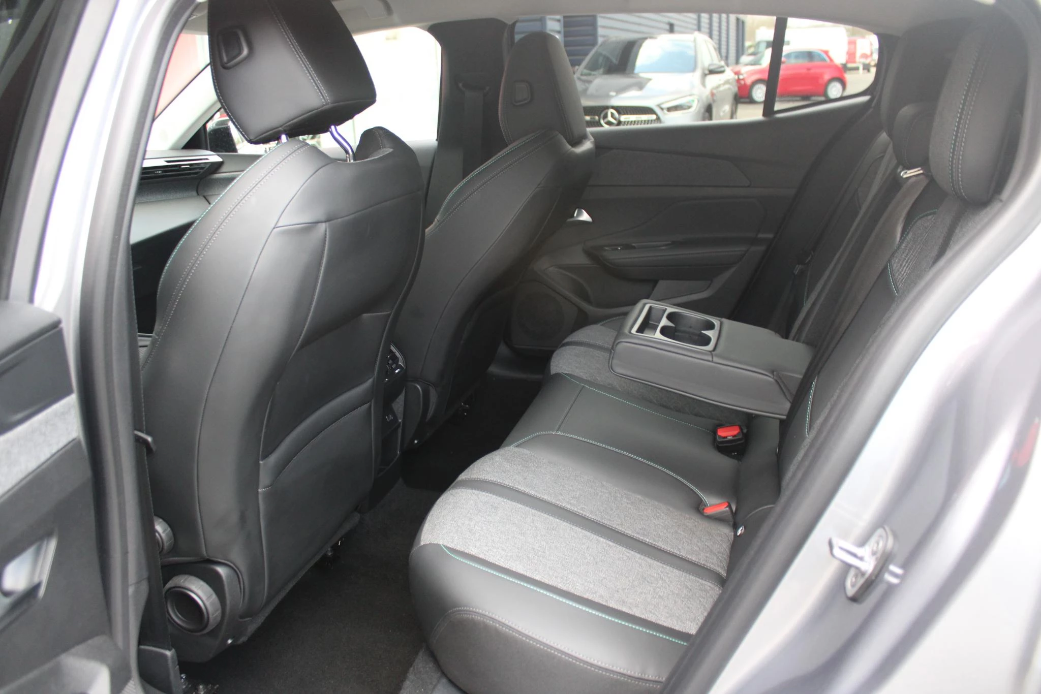 Hoofdafbeelding Peugeot 408