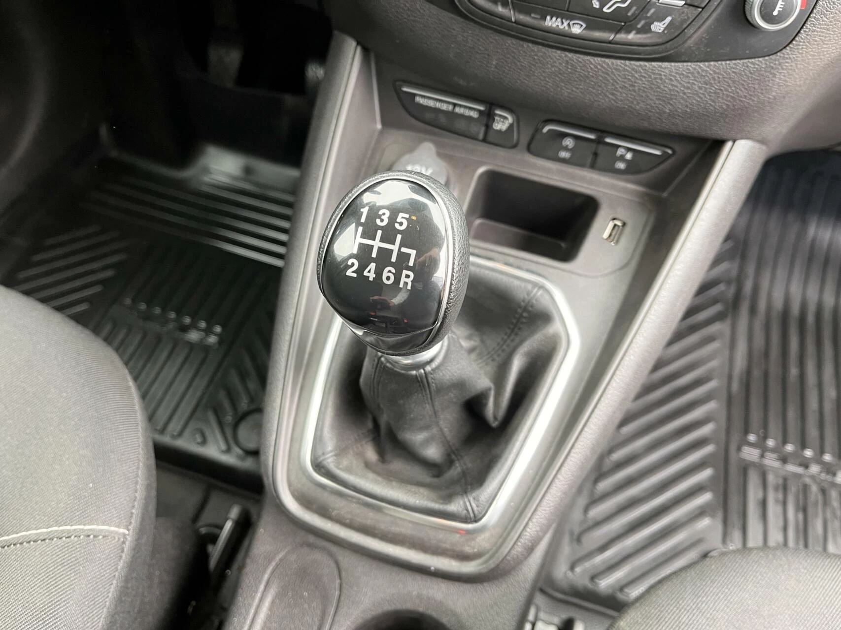 Hoofdafbeelding Ford Transit Courier