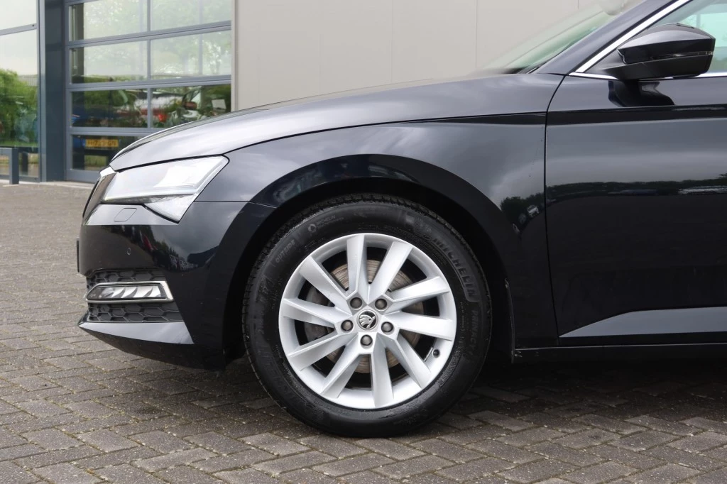 Hoofdafbeelding Škoda Superb