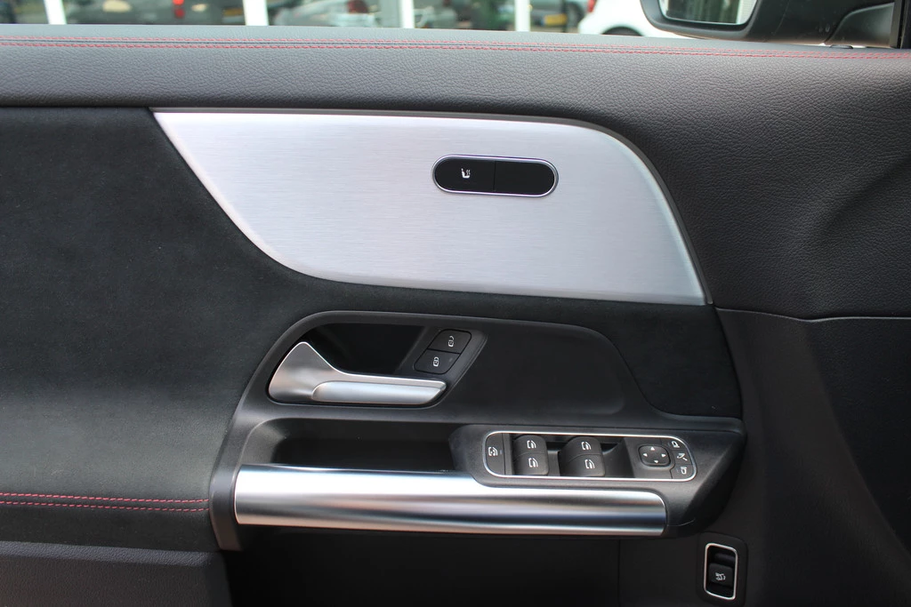 Hoofdafbeelding Mercedes-Benz EQA