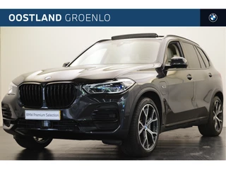 Hoofdafbeelding BMW X5 BMW X5 xDrive45e High Executive xLine Automaat / Panoramadak / Trekhaak / Laserlight / Sportstoelen / Active Cruise Control / Head-Up / Comfort Access