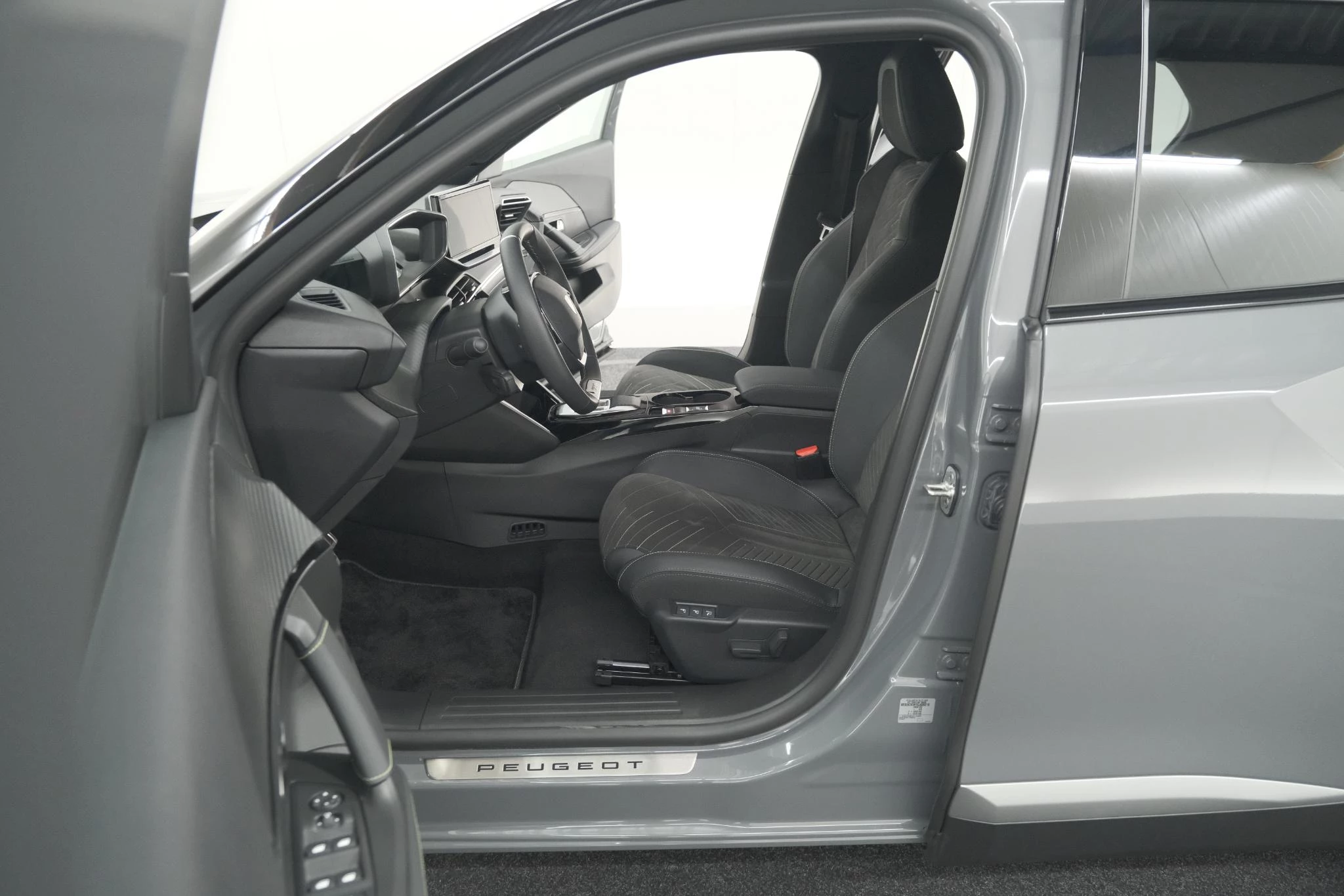 Hoofdafbeelding Peugeot e-2008