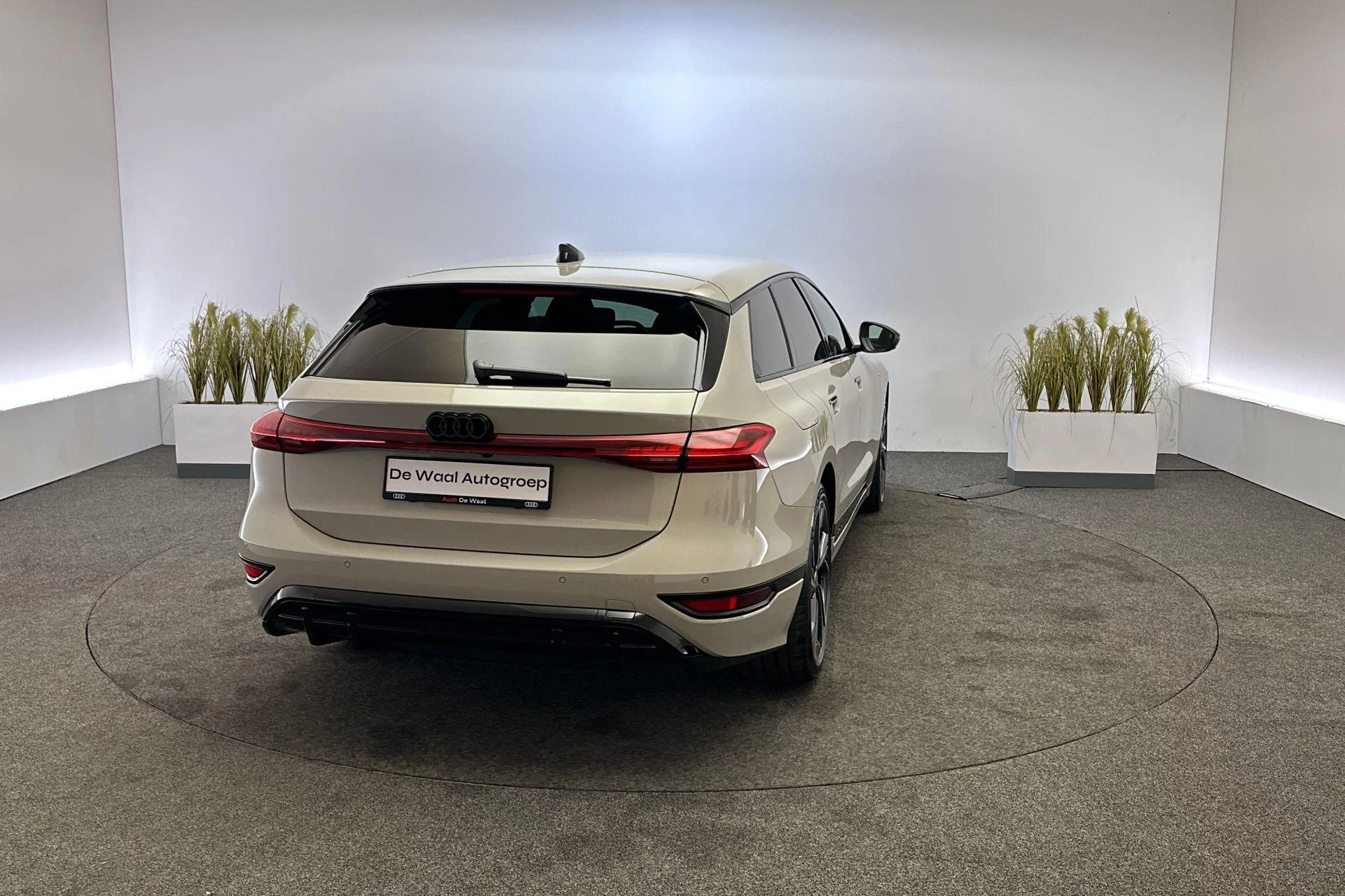 Hoofdafbeelding Audi A6 Avant e-tron