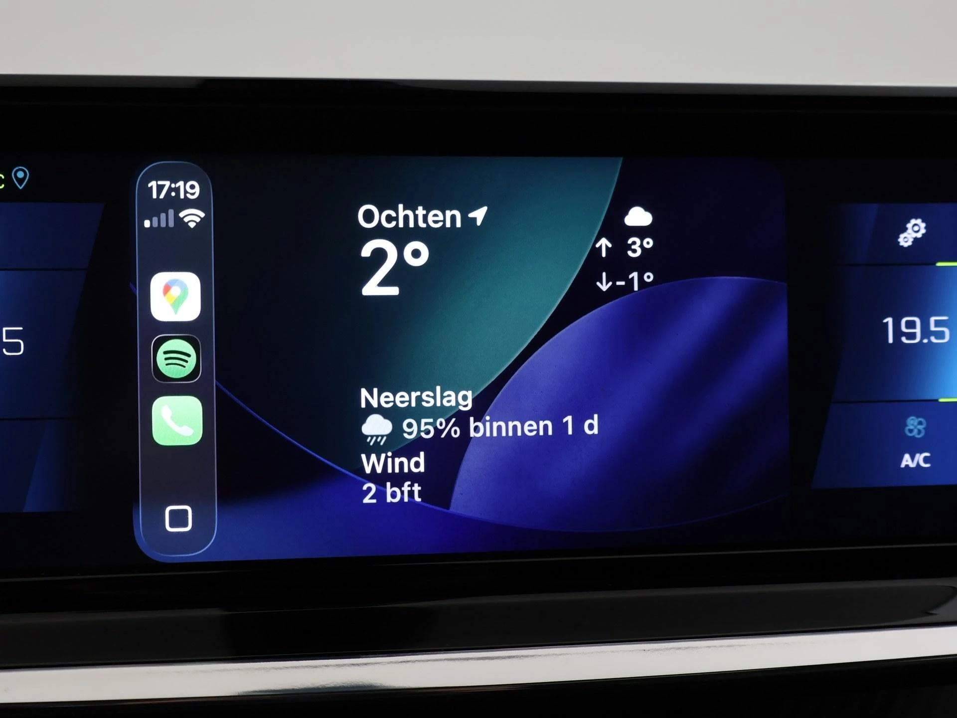 Hoofdafbeelding Peugeot e-2008