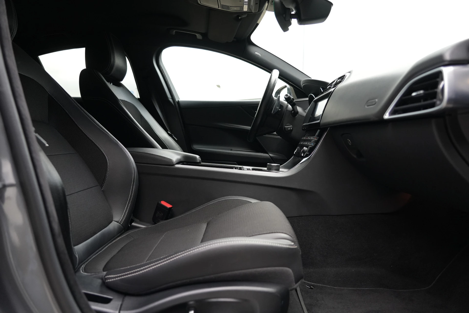 Hoofdafbeelding Jaguar XE