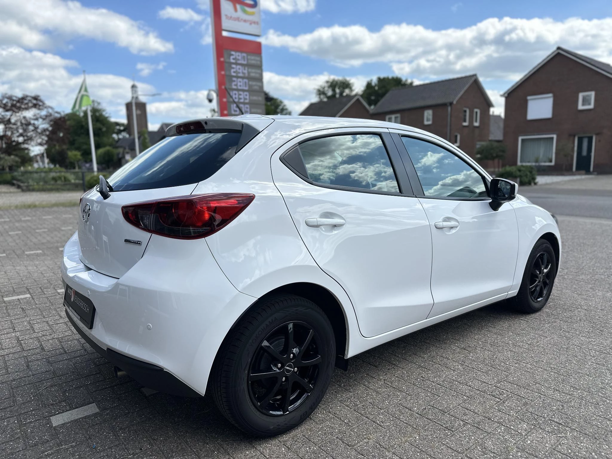 Hoofdafbeelding Mazda 2