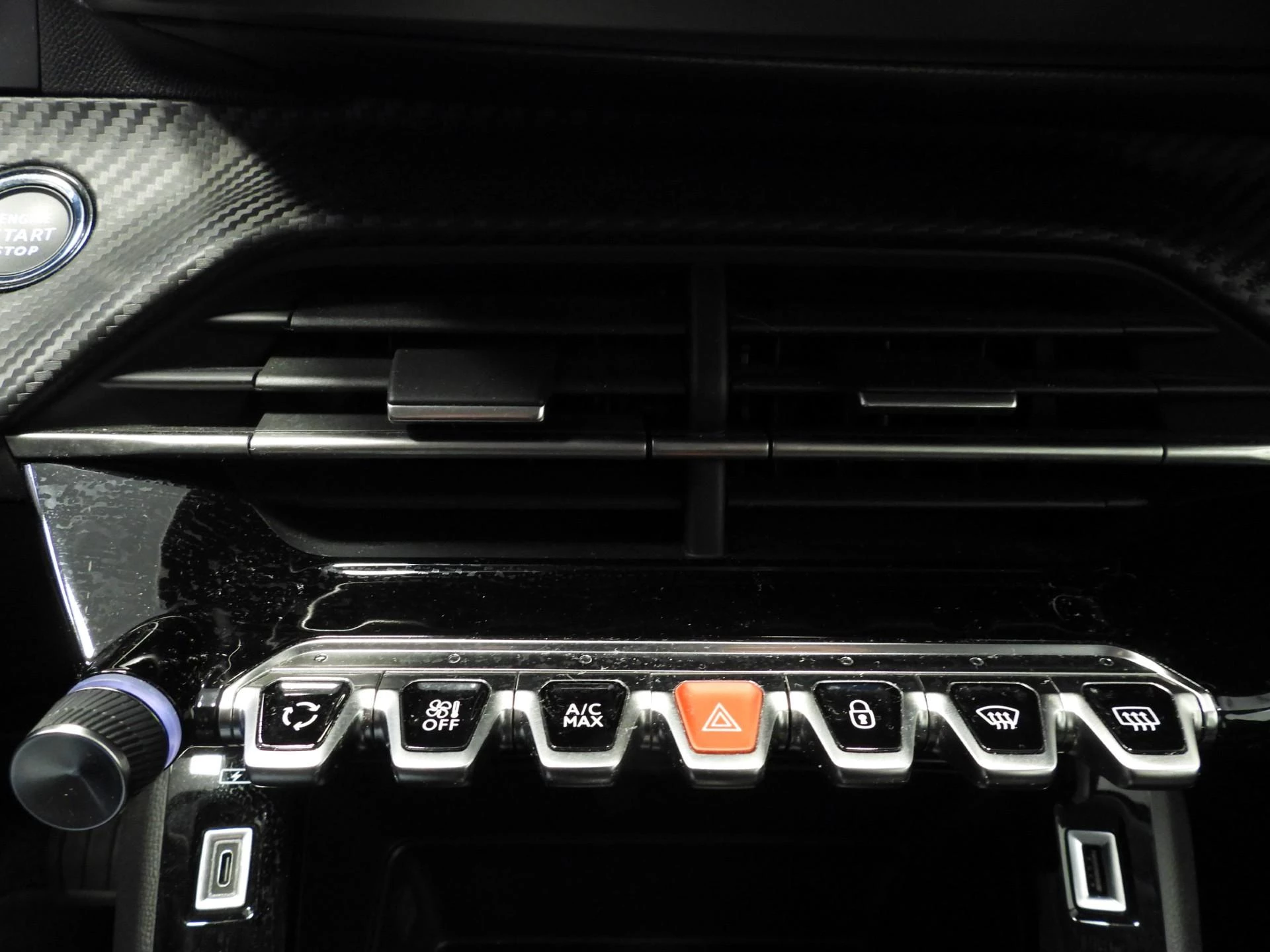 Hoofdafbeelding Peugeot e-208