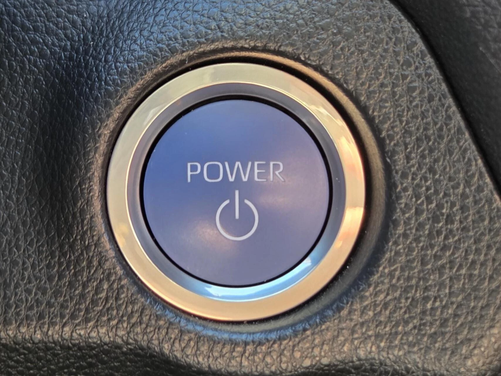 Hoofdafbeelding Suzuki Across