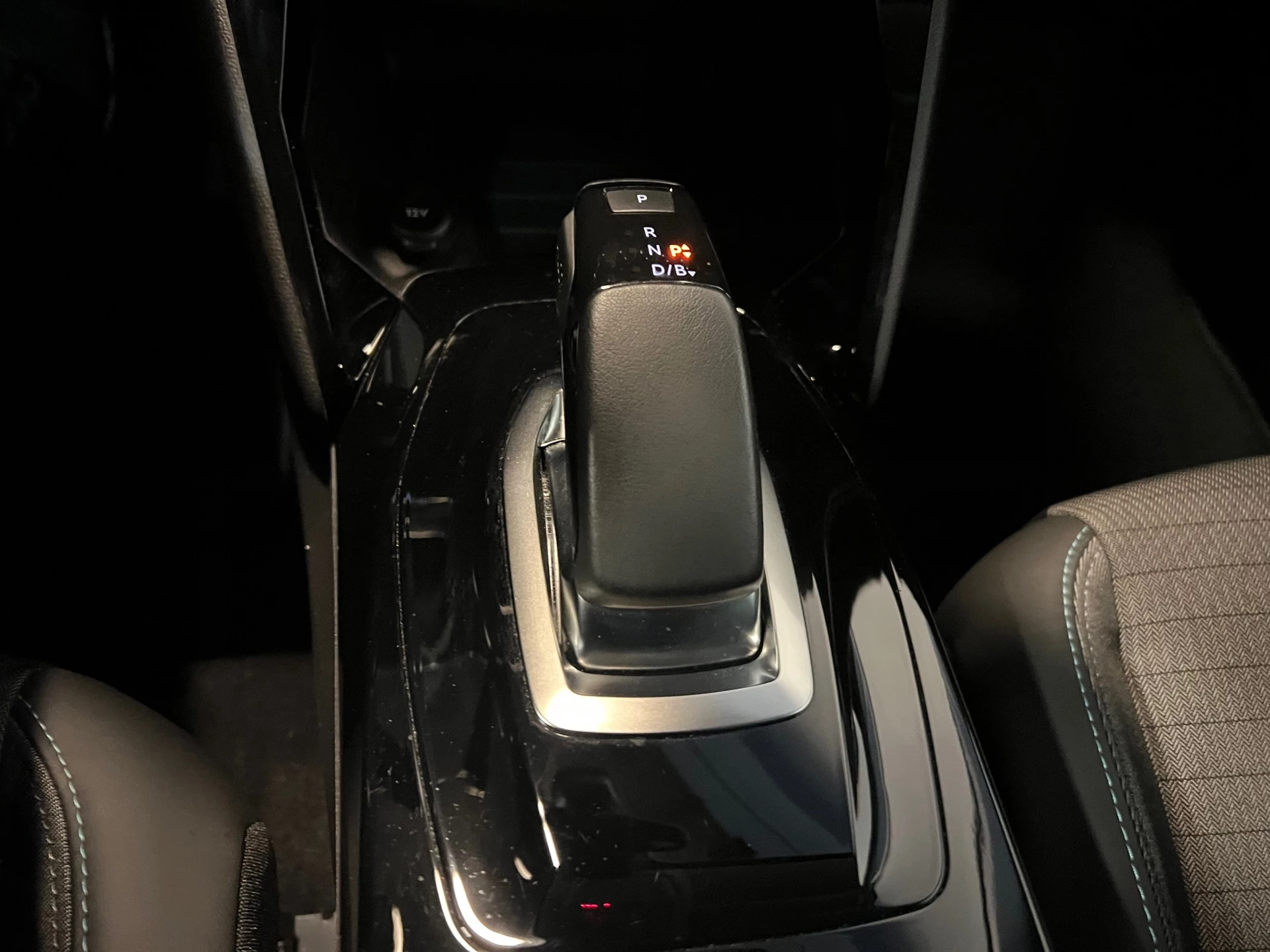 Hoofdafbeelding Peugeot e-208