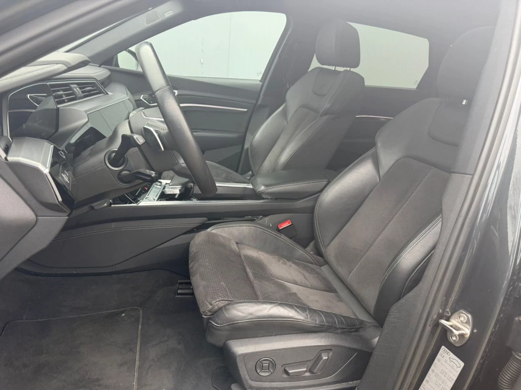 Hoofdafbeelding Audi e-tron