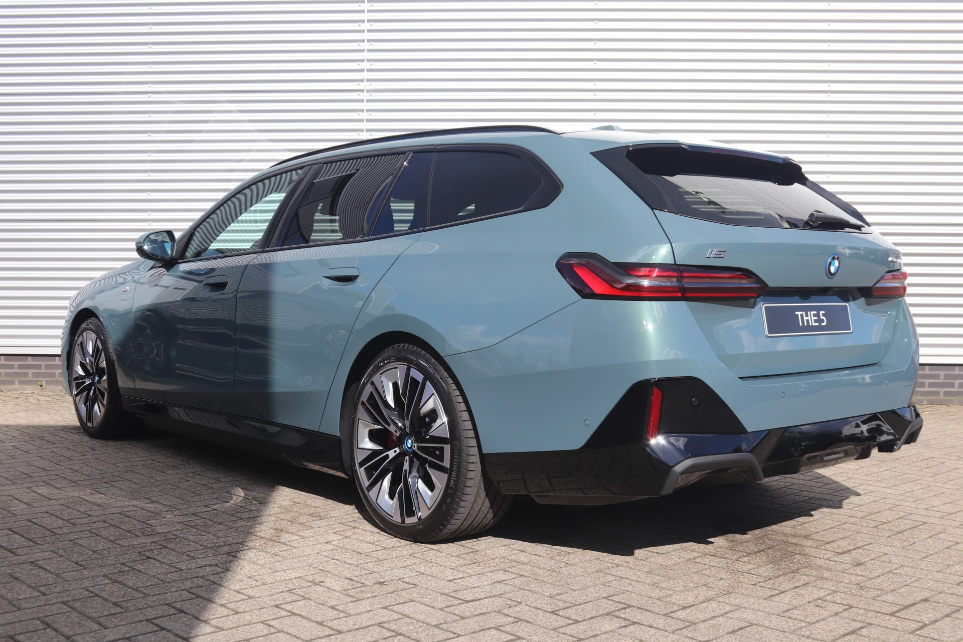 Hoofdafbeelding BMW i5