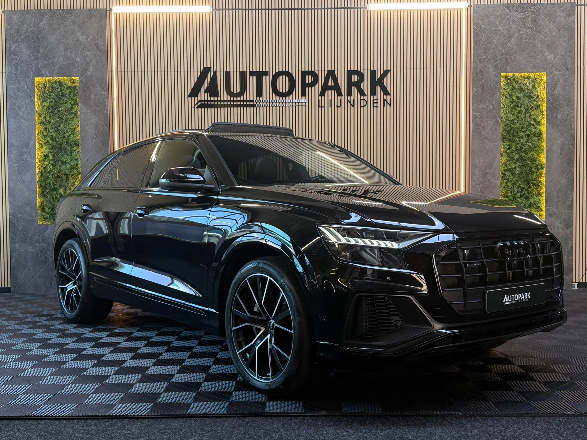 Hoofdafbeelding Audi Q8
