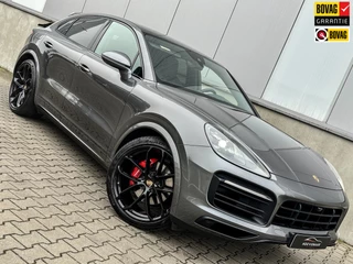 Hoofdafbeelding Porsche Cayenne Porsche Cayenne Coupé 3.0 E-Hybrid 462PK Sport Design 22Inch Turbo Pano Sport Chrono Deal Onh