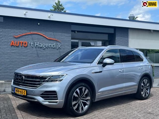 Hoofdafbeelding Volkswagen Touareg Volkswagen Touareg 3.0 TSi eHybrid 4MOTION pano trekh 1EIG nieuwstaat