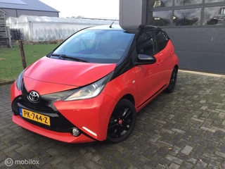 Toyota Aygo 1.0 VVT-i x-play. BI-COLOUR / NL auto / 1e Eig.