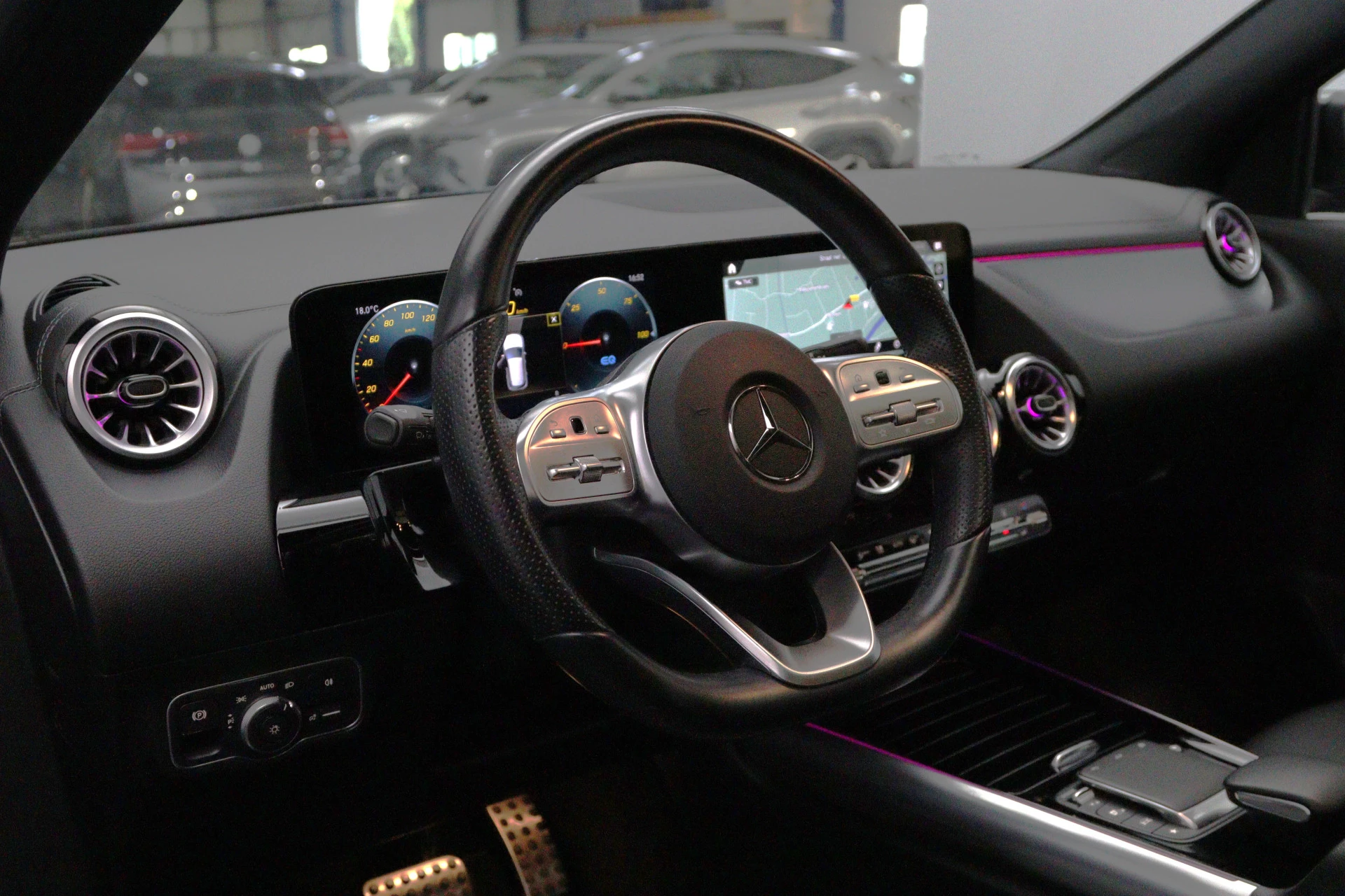 Hoofdafbeelding Mercedes-Benz EQA