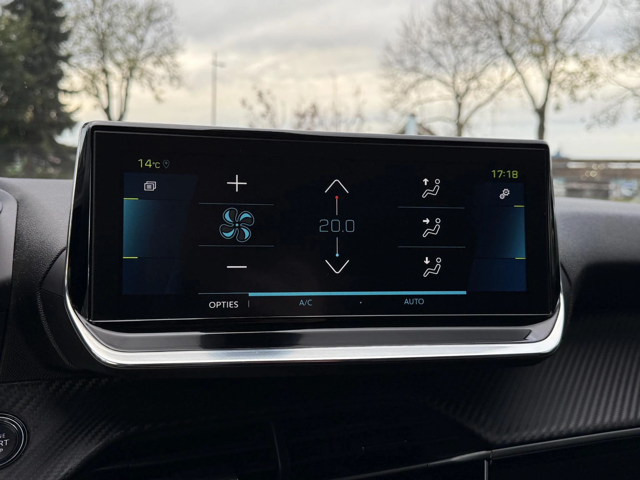 Hoofdafbeelding Peugeot e-208