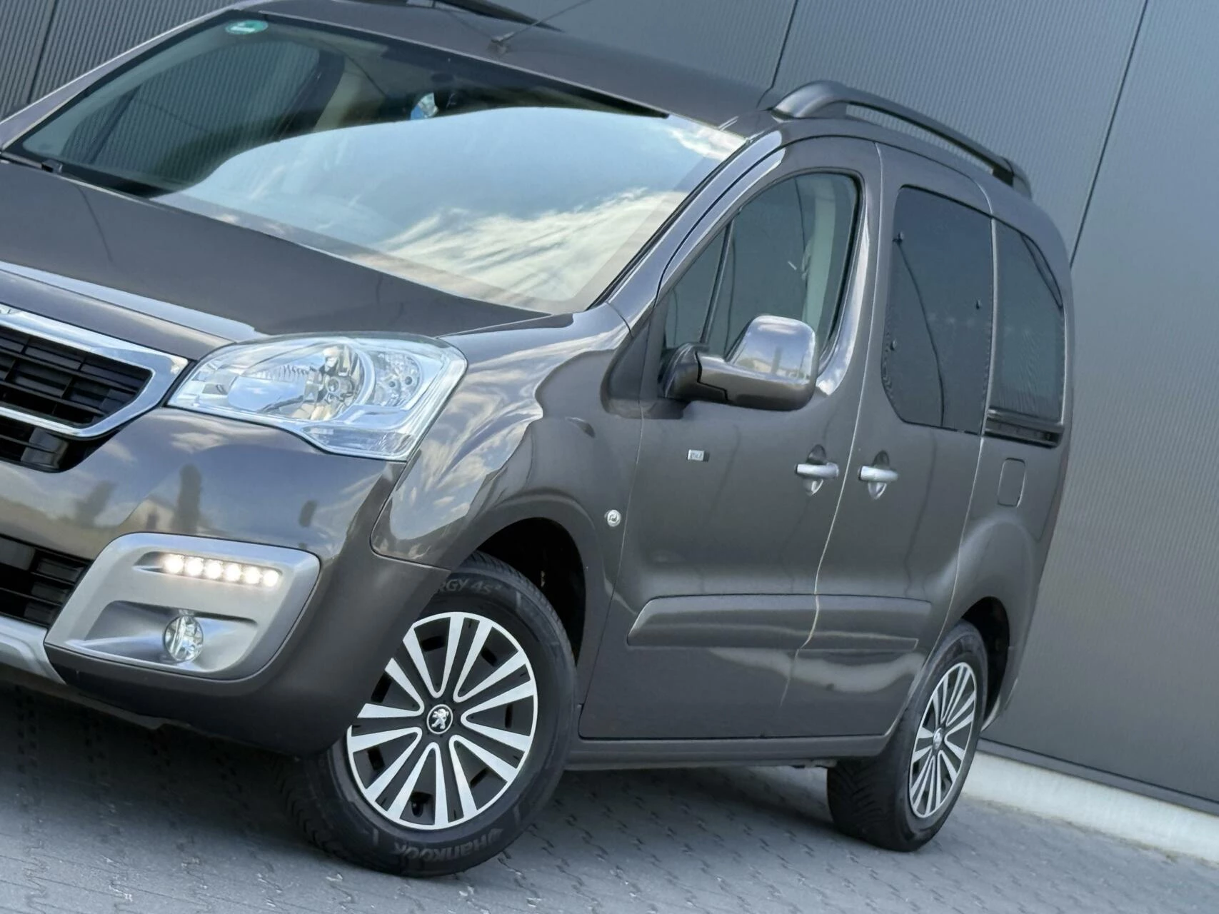Hoofdafbeelding Peugeot Partner