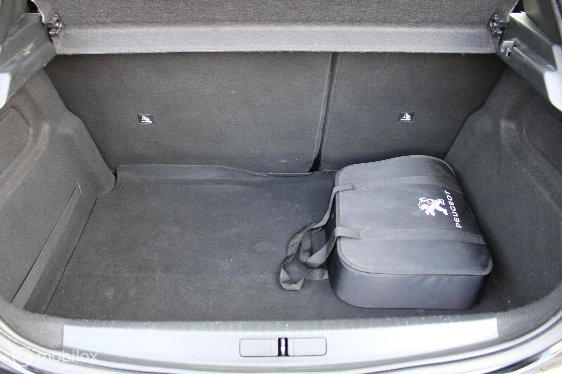 Hoofdafbeelding Peugeot e-208