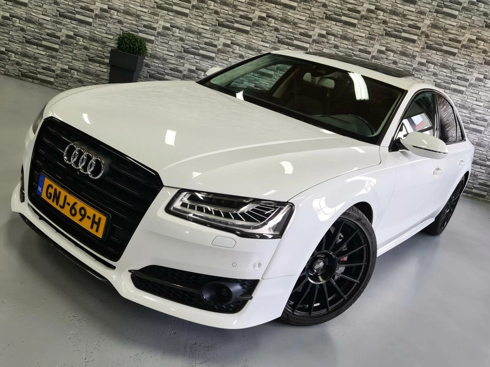 Hoofdafbeelding Audi S8