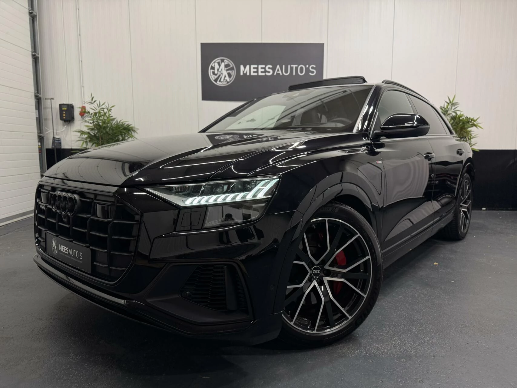 Hoofdafbeelding Audi Q8