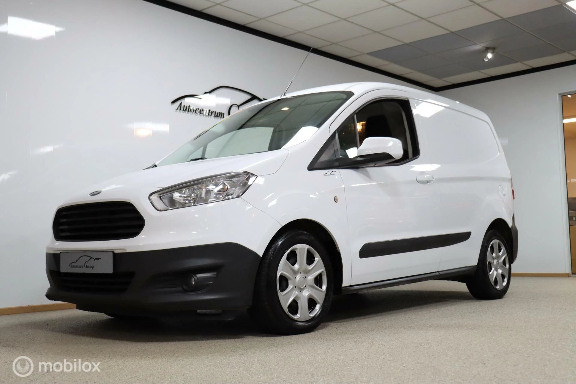 Hoofdafbeelding Ford Transit Courier