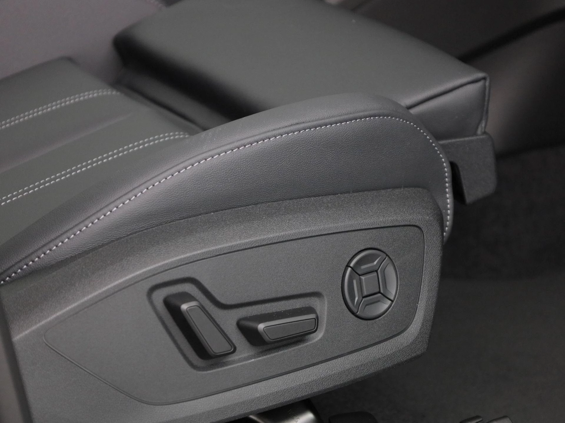 Hoofdafbeelding Audi Q6 e-tron