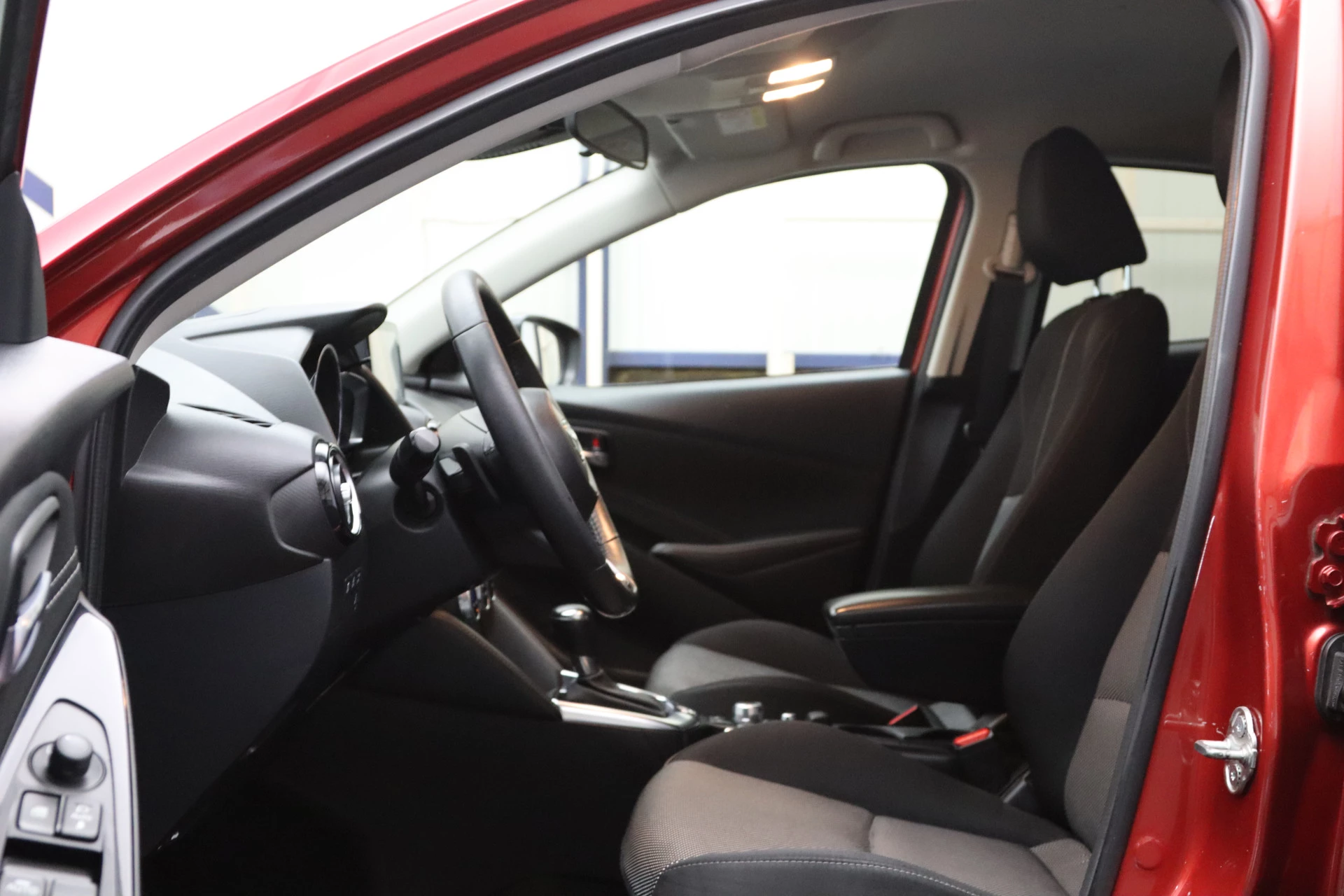 Hoofdafbeelding Mazda 2