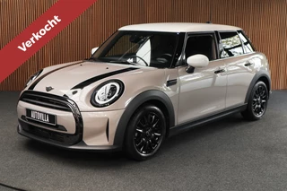 MINI Cooper Mini 1.5 Navi Leer Camera PDC Carplay Keyless Go & Entry LM velgen Zwarte binnenhemel Stoelverwarming Sportstoelen LED BTW auto!
